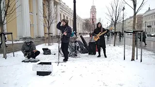 УЛИЧНЫЕ МУЗЫКАНТЫ(9) СПб,у м.Гостиный Двор,19.02.23.