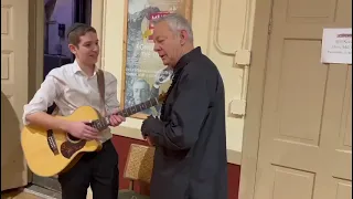 Tommy Emmanuel impressed by Ari Ettinger's guitar skills, and calls him up on stage