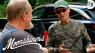 Beez Cooks Moonshine for Willie Nelson’s Granddaughter! | Moonshiners | Discovery