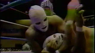 WWC Super Médico (José Estrada, Sr) vs The White Knight 1986