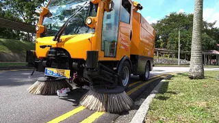 ENWAY's S1 autonomous road sweeper in Singapore