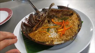 How to eat Alien crab / horseshoe crab in Thailand