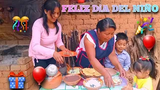 Con Tostadas Y Atole De Chocolate Festeje A Mis nieto En Su Dia Especial