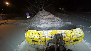 Heavy wet snow removal in norway with volvo L90H