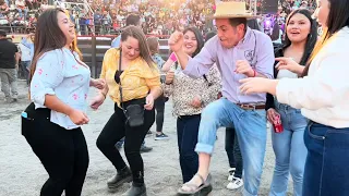 Bellas y lindas mujeres bailan  rancheras en MEDIALUNA DE MELIPILLA  TALISMANES DEL RITMO Y DEL AMOR