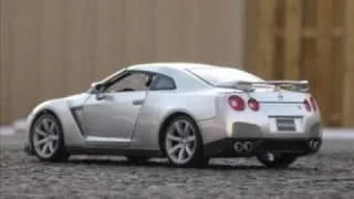 1:24 Nissan GTR by Maisto