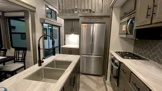 Salem Grand Villa 42FLDL at TerryTown RV | Grand Rapids, MI