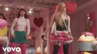 Avril Lavigne - Hello Kitty (Behind the Scenes Part 2)