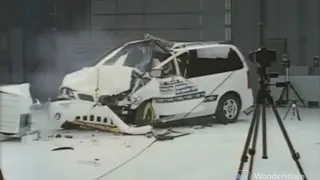 IIHS Pontiac Transport￼ crash test with sound