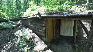 Непредвиденная ночевка в лесу без палатки. Новая печь у землянки.