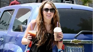 Miley Cyrus Grabs Breakfast With Mom [2009]