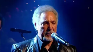 Tom Jones - Green Green Grass Of Home  -Jools Annual Hootenanny 2009. RemixByRamónMata