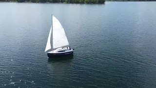 Самодельная яхта Кроха на воде