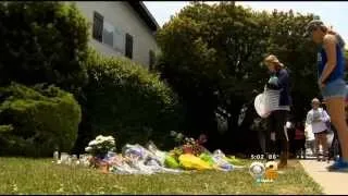 Memorials Grow For Victims Of Isla Vista Rampage