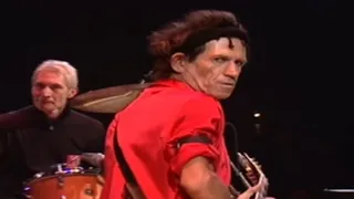 Keith Richards is pissed at how loud Mick Jagger guitar amp is.. 🎸