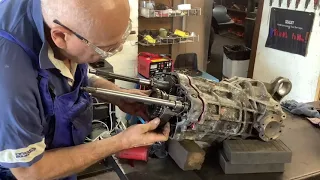 Alfaman Garage - How to overhaul ‘78 Alfetta GTV GearBox on the bench 05