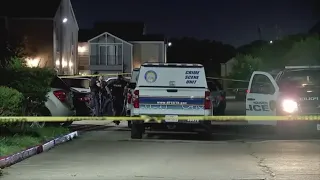 10-Year-Old Girl Plays Dead After Gunman Kills Family: Cops