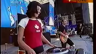 Total (Тотал) - "Бьет по глазам" (Live Нашествие 2001)