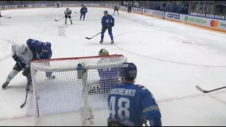 Voronin scores off the crease