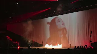 Ariana Grande - We can't be friends (empty arena)
