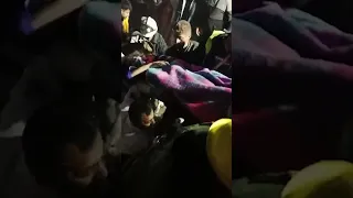 Brigadistas mexicanos rescatan a mujer en Turquía - N+