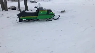 John Deere Liquidator 340 Snowmobile Short Test Run