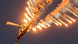 NIGHT DEMO WITH FLARES !!! Agusta AW109 Belgian Air Force (Meeting Aérien D'Albert)