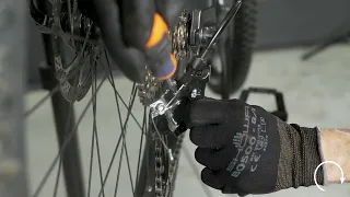 How to adjust the rear derailleur of your bike ?