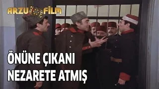 Şekerpare -  Önüne Çıkanı Nezarete Atmış