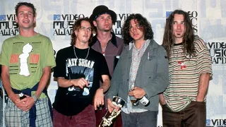 Pearl Jam WIN BIG For "Jeremy" At The 1993 MTV VMA's!