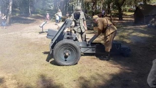 Piknik Militarny w Mniszewie 09-07-2017 - Strzał 7,5 cm leichtes Infanteriegeschütz 18