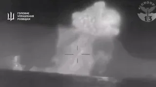 Ukraine 'MAGURA' drone attack on Russian warship | Raw video