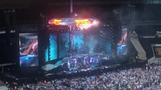 ELO Wembley 2017 - Opening - Standing in the Rain