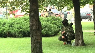 Vostok battalion take control of Donetsk government building