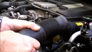 Mercedes X164  gl450 .  replacing the air filter