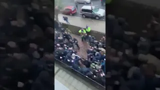 Millwall and Everton fans clashing before FA Cup match | 26/01/2019