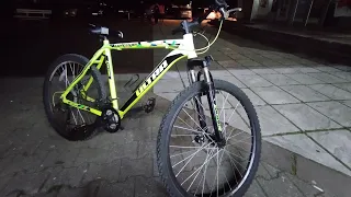 Video skakanje bicikle Vukašin i Toma Sveti Sava park