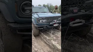 A demo of the WARN winch on the Ford Bronco Everglades. #shorts