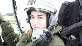 La Femme Rafale pilote de chasse: Capitaine Claire Mérouze [1st Female Fighter pilot To Fly Rafale]