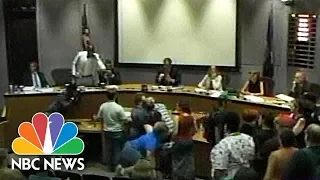 Chaos At Charlottesville Meeting As Angry Residents Demand Mayor’s Ouster | NBC News