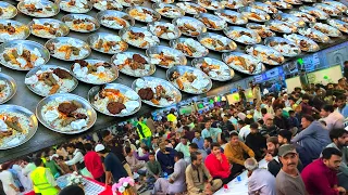 Iftari at Ayesha Manzil | Road Iftar | Karachi Street View | Ramadan in Karachi