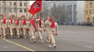 В Волгограде прошел парад в честь 80-летия победы Красной Армии в Сталинградской битве над фашистами