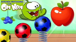 Aprenda Português com OmNom | Aprenda as Cores com as Bolas de Futebol Coloridas