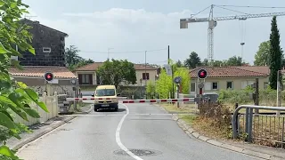 Passage à niveau / Railroad Crossing / Spoorwegovergang ( Libourne ) 33