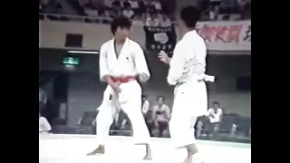 Mikio  Yahara vs Togeda fight of the shotokan karate systm.