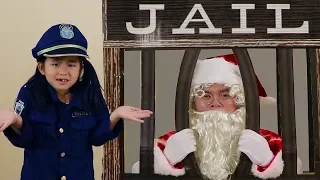 Jannie Pretend Play w/ Santa Clause Giving Christmas Presents & Getting Locked Up in Jail