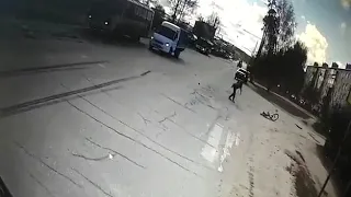 в Коврове на пешеходном переходе водитель без прав сбил на своем автомобиле мальчика с велосипедом