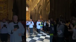 Procesión “en salida” con la imagen de Nuestra Señora de Covadonga