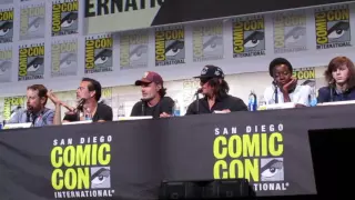 The Walking Dead Cast Reaction at SDCC 2016 Panel