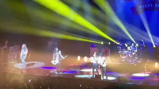 Slash - Paris Zénith 29 avril 2024 - Perfect crime (cover GNR) & Starlight